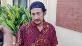 Komedian Isa Bajaj  di Mapolres Magetan. ( Joko Nugroho/Magetan).