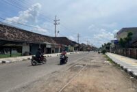 MAGETAN [ Jatimnesia.com] - Kecamatan Maospati benar - benar di Face Off oleh Pemkab Magetan. Setelah wacana memoles Pasar Produk Unggulan (PPU) Maospati kini giliran jalur Maospati - Barat di Kelurahan/Kecamatan Maospati.