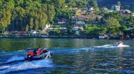Obyek Wisata Telaga Sarangan Magetan. 