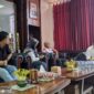 Ketua DPRD Magetan Sujatno menerima paguyuban PBM. ( Septian bayu/magetan).