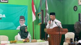 Bacabup Magetan Nanik Sumantri bersama Ketua DPC PKB Magetan Suratno. ( Septian Bayu/Magetan).