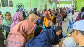 Ratusan Warga Magetan Ikuti Program KB Gratis Dinas PPKBPP dan PA. ( Joko Nugroho/Magetan).  
