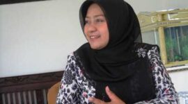  Bunda Nanik Sumantri. 