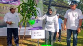 Bupati Blitar Rini Syarifah 