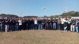 Bupati Pacitan Indrata Nur Bayuaji melepaskan burung dara sebagai tanda di bukanya kejuaraan tarkam dari Kemenpora.
