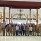 Bupati Ngawi Ony Anwar Harsono bersama 131 guru penggerak angkatan 8 dan 9 di Pendopo Wedya Graha Kabupaten Ngawi.[ Septian Bayu/Ngawi]