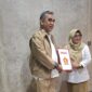 Sekjen DPP Gerindra Ahmad Muzani serahkan Rekomendasi kepada Nanik Sumantri. ( Jatimnesia/ist).