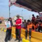 Pemberian Hadiah Kepada Peserta Jalan Sehat Pemerintah Kecamatan Bendo. 