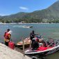 Wisatawan Naik Speedboat Di Telaga Sarangan Magetan. ( Septian/Magetan).