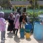 Bupati Pacitan Perintahkan Satpol-PP Droping Air Bersih. ( Apriyanto/Pacitan).  