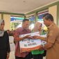 Buruh Tani Tembakau Menerima BLT Bersumber Anggaran DBHCHT. ( Apriyanto/Ist)