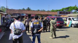 Satpol PP Kabupaten Pacitan Sidak pasar tradisional wilayah perbatasan.  ( Apriyanto/Pacitan).