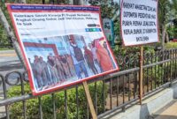 Banner Terpasang di Pagar Alun -Alun Magetan.