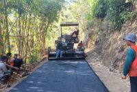 Pembangunan jalan di wilayah Kecamatan Ngadirojo