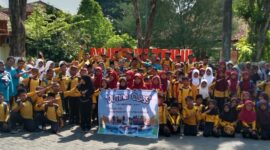 Outing Class SDN Tambakromo 3  Geneng Ngawi Di Museum Trinil. ( Jatimnesia/Ist).