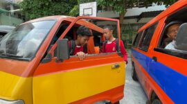 Pelajar Magetan Menikmati Fasilitas Angkutan Sekolah Gratis.