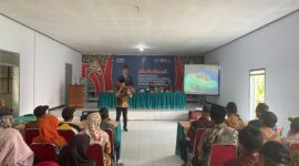 Indra Widya Agustina, saat kunjungan di kecamatan Donorojo.