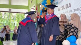 Prosesi Wisuda Orang Tua Hebat. ( Septian bayu/Magetan).