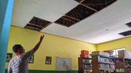 Kondisi Atap Ruang Sekolah Jebol.