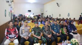 Ketua DPRD Magetan Kang Ratno Bersama Forkopimda Magetan Hadiri Perayaan Natal di salah satu gereja di Magetan.  