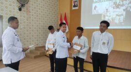 Karutan Magetan Ari Rahmanto Serahkan Putusan Remisi. 