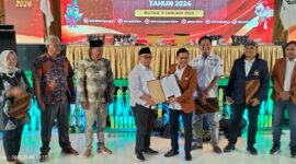 KPU Blitar Serahkan Ketetapan Bupati Terpilih Pilkada 2024. 