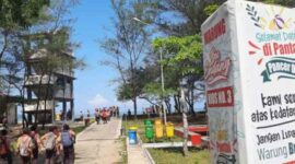 Destinasi wisata pantai pancer door Pacitan.