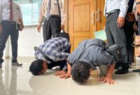 Marno dan Yono Sujud Syukur Setelah Gugatanya Dicabut BS. 