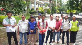 Warga Sobontoro Didampingi Forum Rumah Kita di Kantor DPRD Magetan.