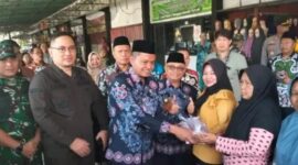 Bupati dan wakil Bupati Blitar hadiri oprasi pasar di pasar Wlingi.