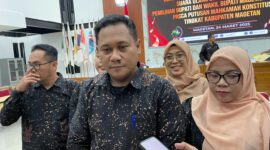 Ketua KPU Magetan Noviano Suyide Bersama Komisioner.