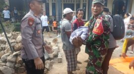 Evakuasi Jenasah Korban. 