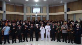 Ketua DPRD Magetan Suratno bersama Bupati Magetan dan Gubernur Jawa Timur serta Forkopimda dan Anggota DPRD Magetan termasuk Kepala OPD. 