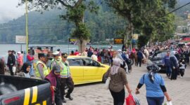 Obyek Wisata Telaga Sarangan Magetan.