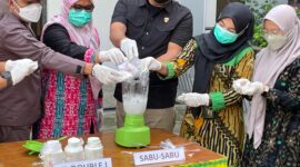 BB Narkoba dimusnahkan dengan cara di blender. 