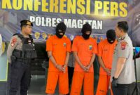 3 Tersangka Pembobol ATM  Diinterogasi Kapolres Magetan. 