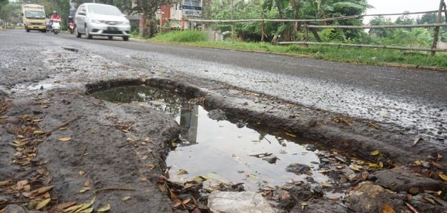 Kondisi Jalan Rusak.