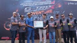 Ketua DPRD Kabupaten Blitar nomor dua dari kiri hadiri jelajah Bhayangkara Polres Blitar.