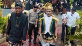 Ketua DPRD Kabupaten Blitar Hadiri Larung Sesaji di Pantai Tambakrejo