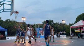 Pertandingan Bola Basket SMAN 1 Barat. 