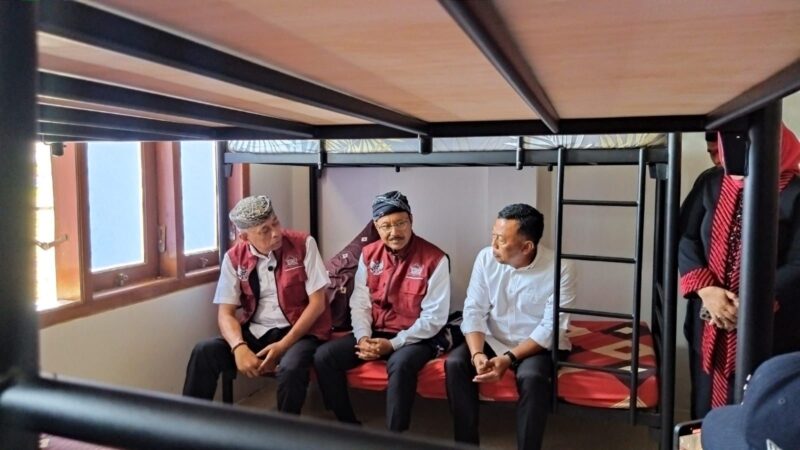 Mensos RI Saifullah Yusuf bersama Bupati Ponorogo Sugiri Sancoko.  