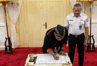 Bupati Ponorogo Sugiri Sancoko bersama Vice President DAOP 7 Madiun Suharjono