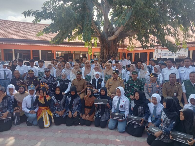 Gubernur Jatim, Khofifah Indar Parawansa saat di SRMA 23 Pacitan