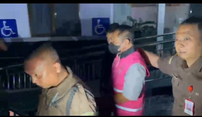 Tersangka S dibawa ke Rutan Kelas IIB Magetan.