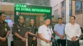 Kajari Magetan Yuana Nurshiyam bersama Para Kasi. 