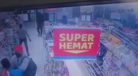 Pelaku Perampokan Bawa Pistol Diduga Senjata Api.