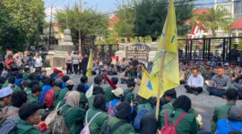 Aksi Demo di Kantor DPRD Magetan.