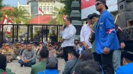 Mahasiswa di Depan Kantor DPRD Magetan, Senin ( 1/9) lalu.  