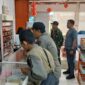 Operasi rokok ilegal di pedagang kecamatan Sudimoro.