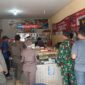 Tim gabungan saat operasi rokok ilegal di pasar wilayah kecamatan Nawangan